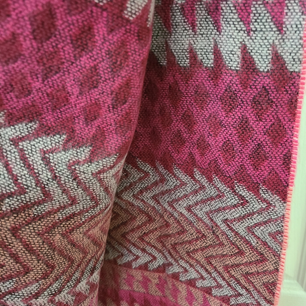 Wool pink print scarf
